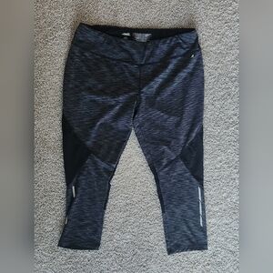 Avia Black and Gray Capri Leggings